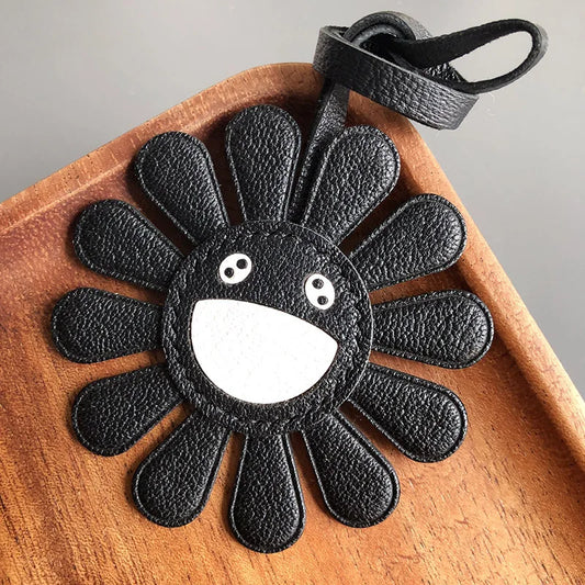 Fashionable Minimalist  Modern  Black Leather  Sunflower Smiling Face Keychain Bag Pendant Accessory