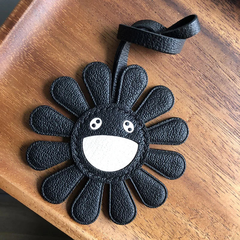 Fashionable Minimalist  Modern  Black Leather  Sunflower Smiling Face Keychain Bag Pendant Accessory